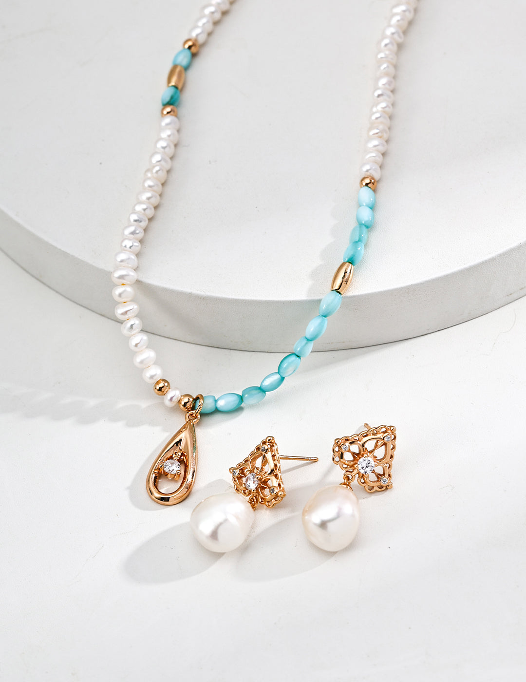 Sterling silver necklace with mother of pearl and blue zirconia – RXYJewelry
