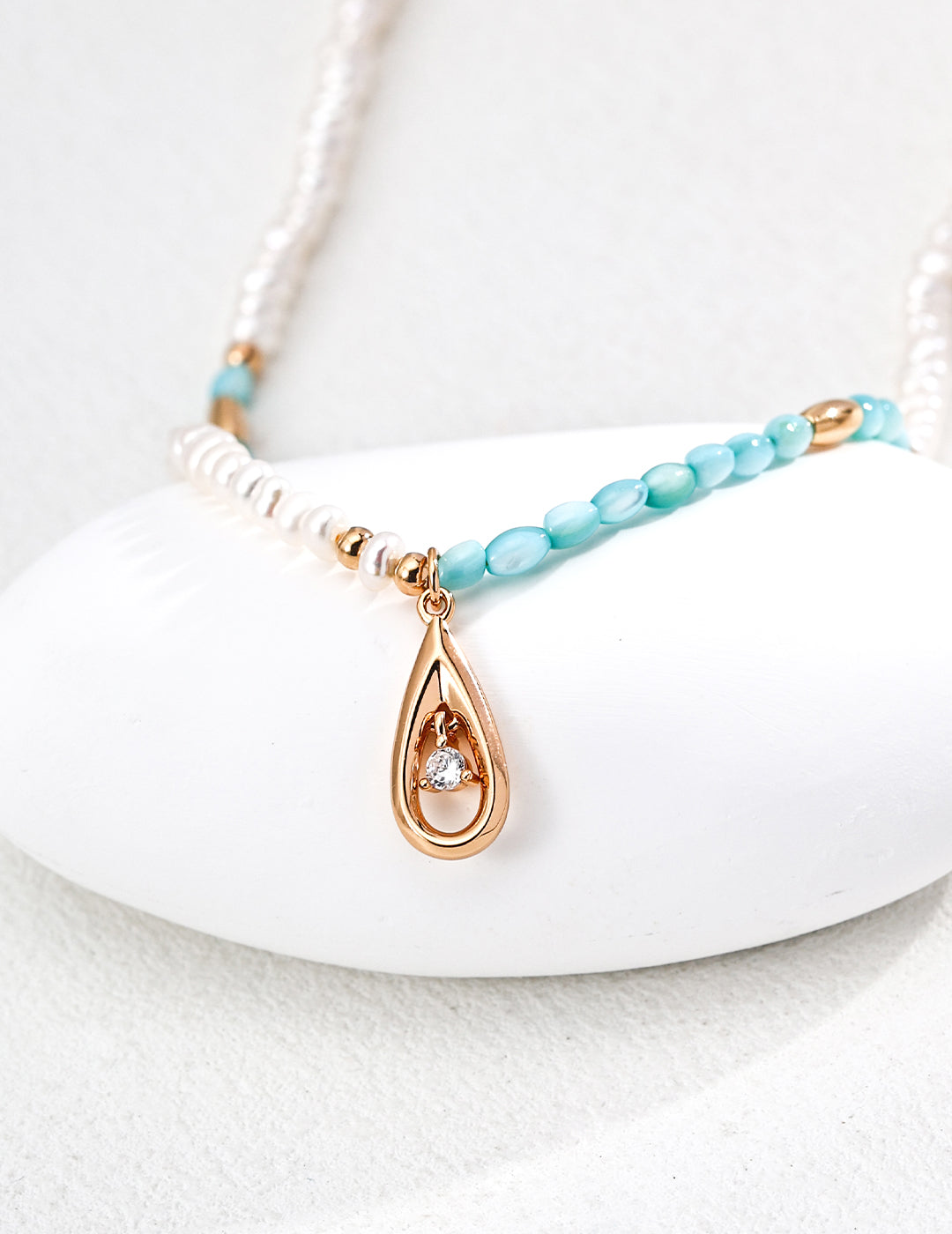 Sterling silver necklace with mother of pearl and blue zirconia – RXYJewelry