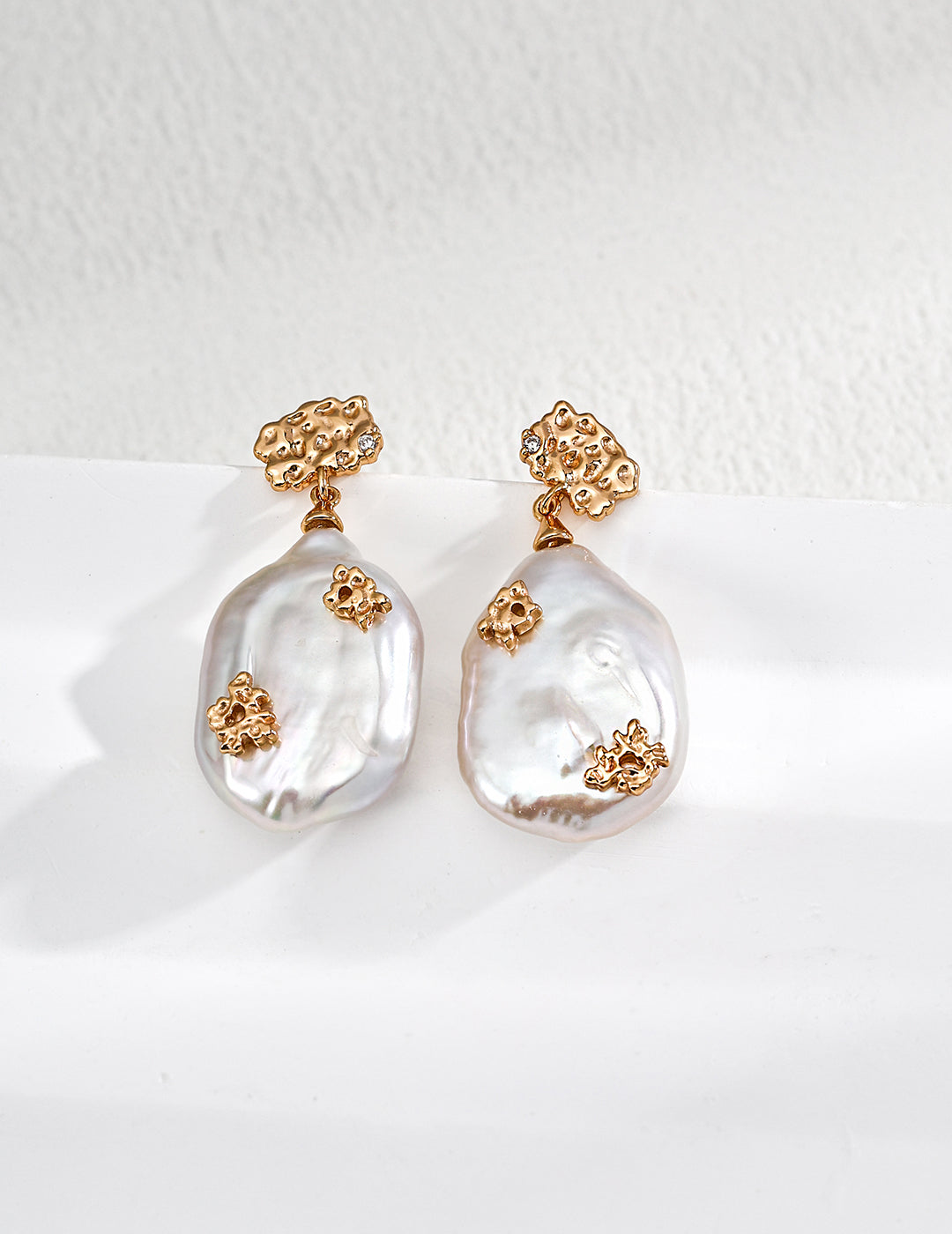 Vintage natural pearl earrings on white background – RXY handcrafted jewelry