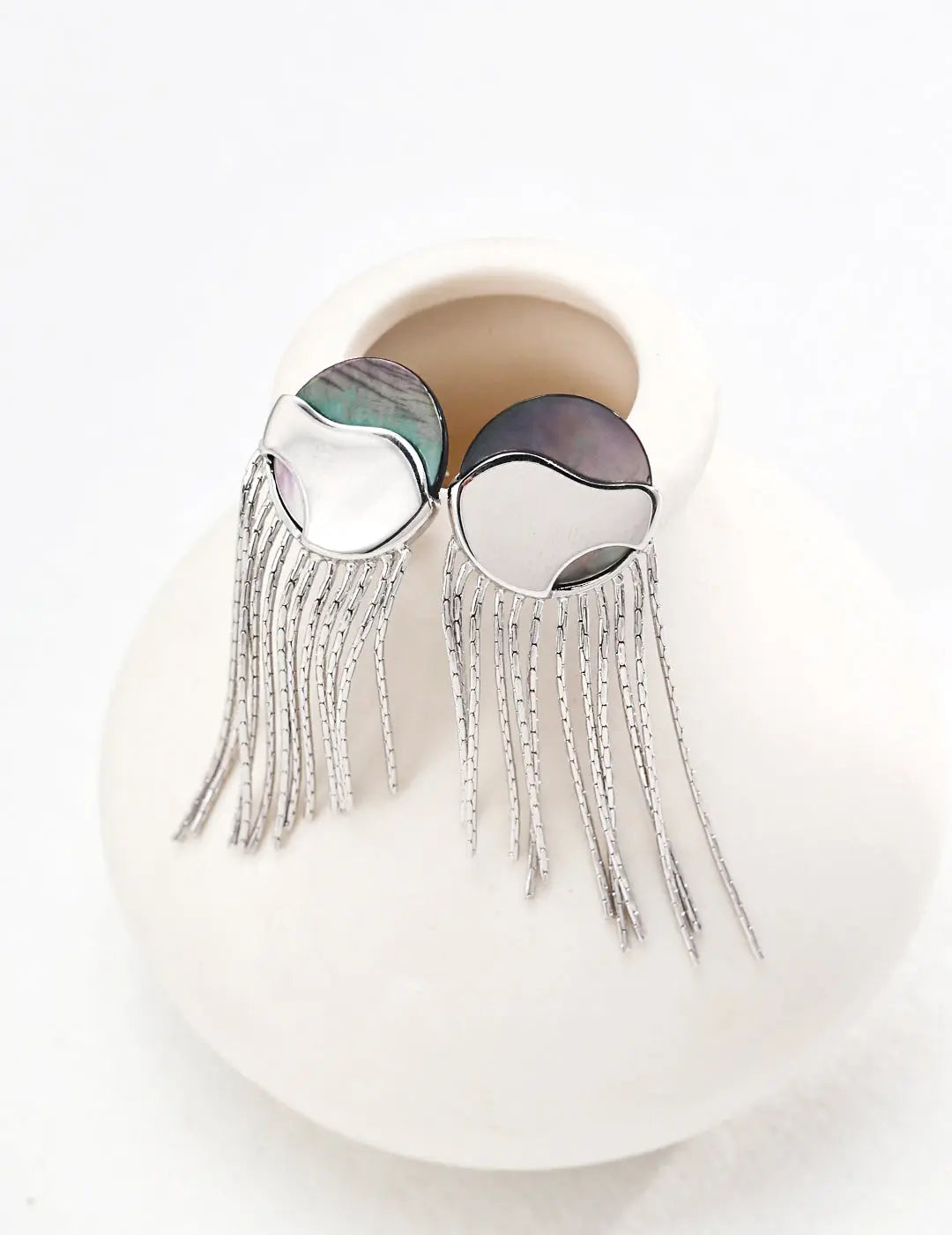 Chic Shell With Gold Tassel Earrings - RXYjewelry